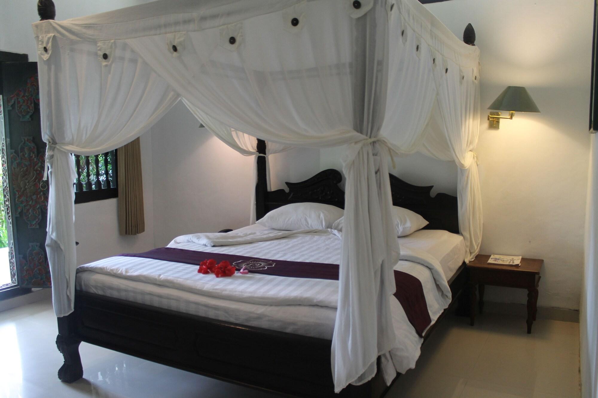 Puri Saron Senggigi Hotel Экстерьер фото
