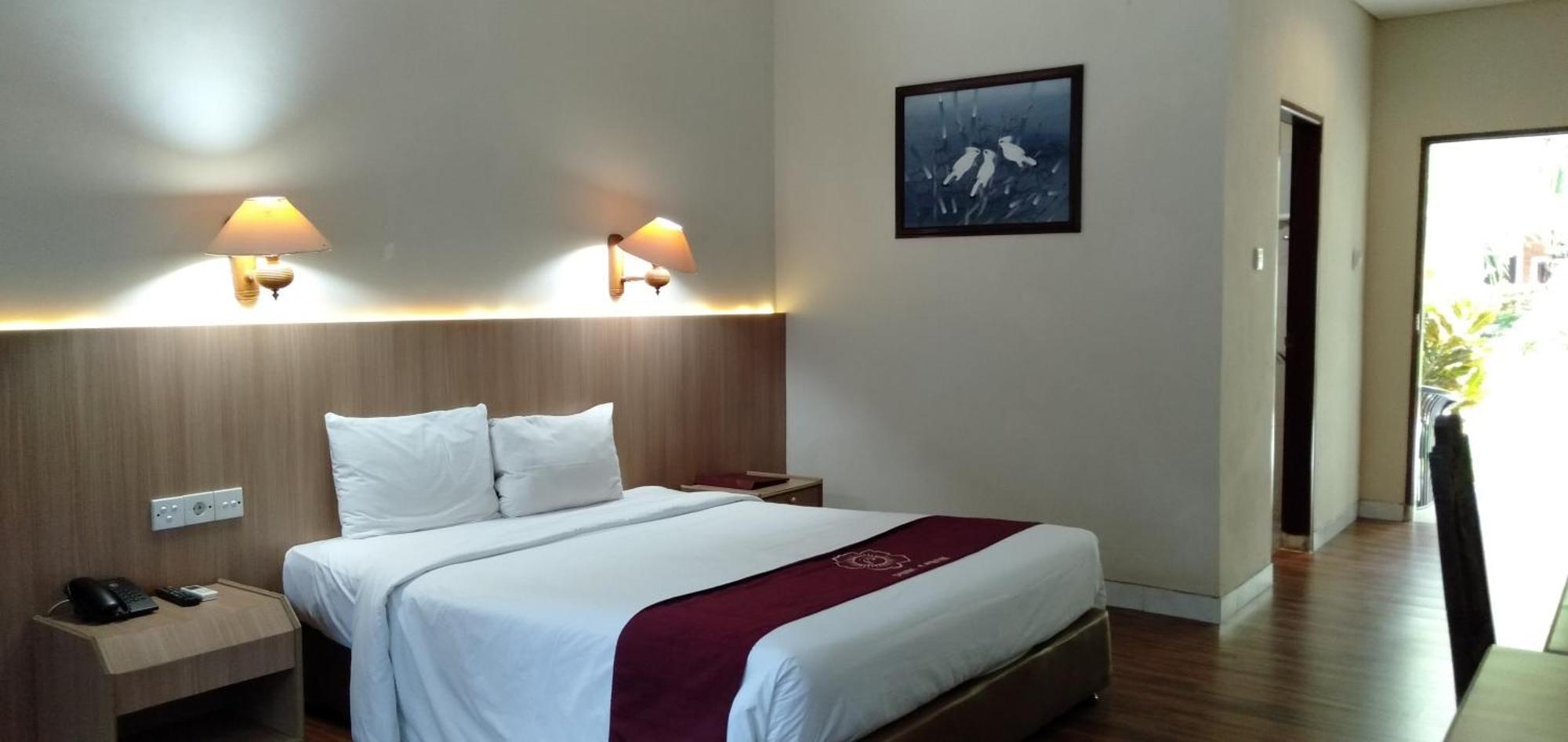 Puri Saron Senggigi Hotel Экстерьер фото