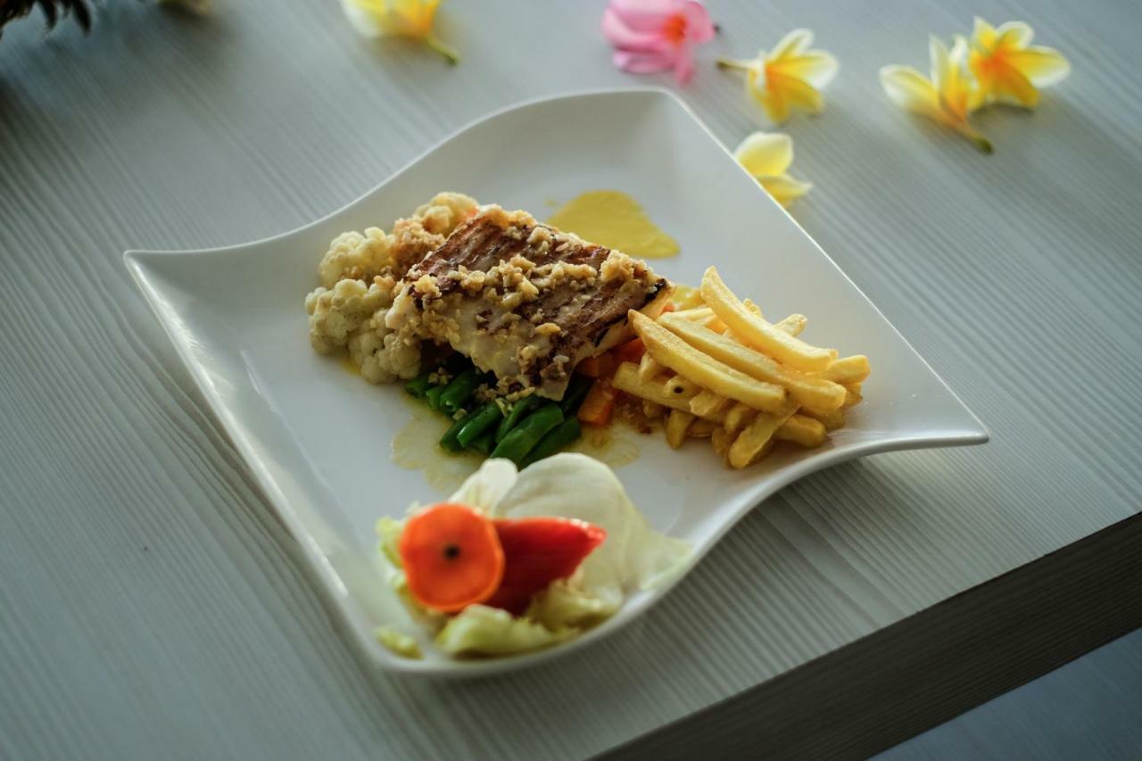 Puri Saron Senggigi Hotel Экстерьер фото
