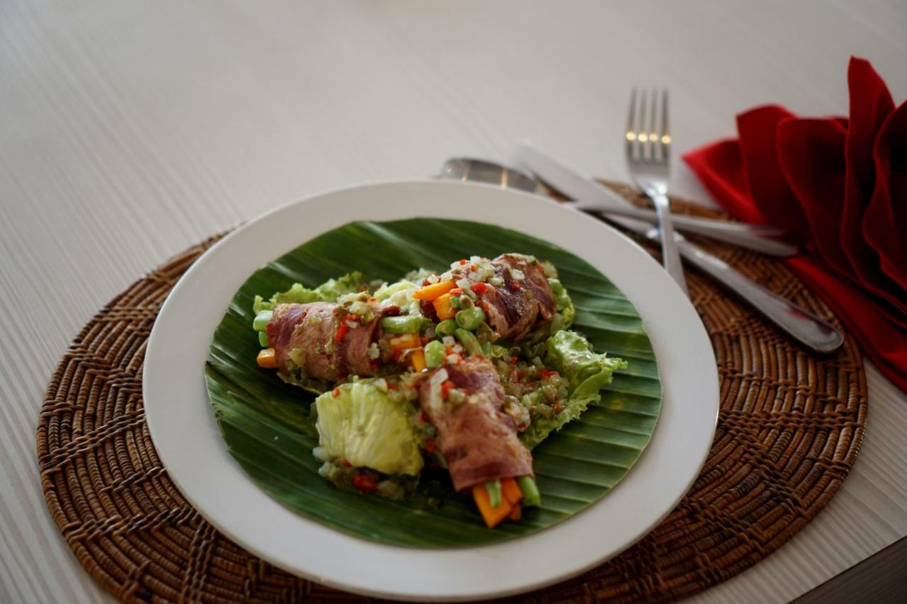 Puri Saron Senggigi Hotel Экстерьер фото