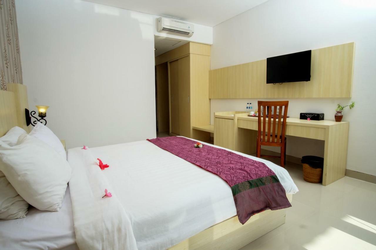 Puri Saron Senggigi Hotel Экстерьер фото
